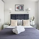 Bnbnook - Spacious 2Br - Walk To Soho & Oxford Street