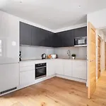 Bnbnook - Spacious 2Br - Walk To Soho & Oxford Street