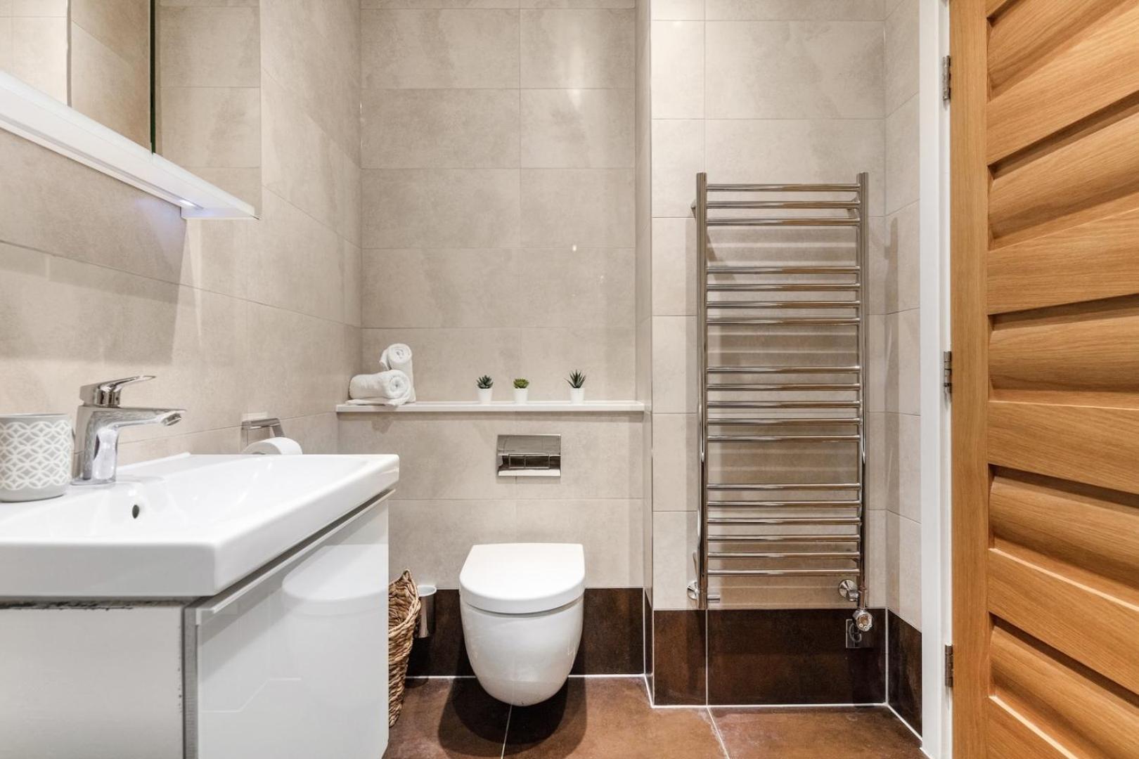 Bnbnook - Spacious 2br - Walk To Soho & Oxford Street * London