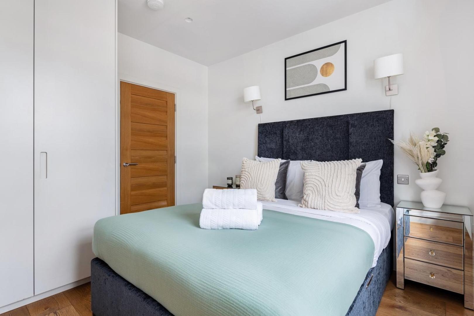 Bnbnook - Spacious 2br - Walk To Soho & Oxford Street Apartment *
