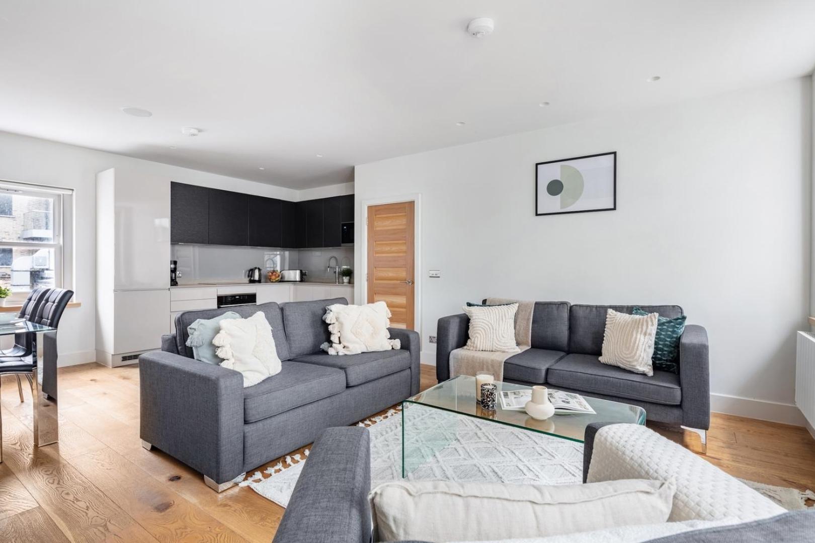 Bnbnook - Spacious 2br - Walk To Soho & Oxford Street *