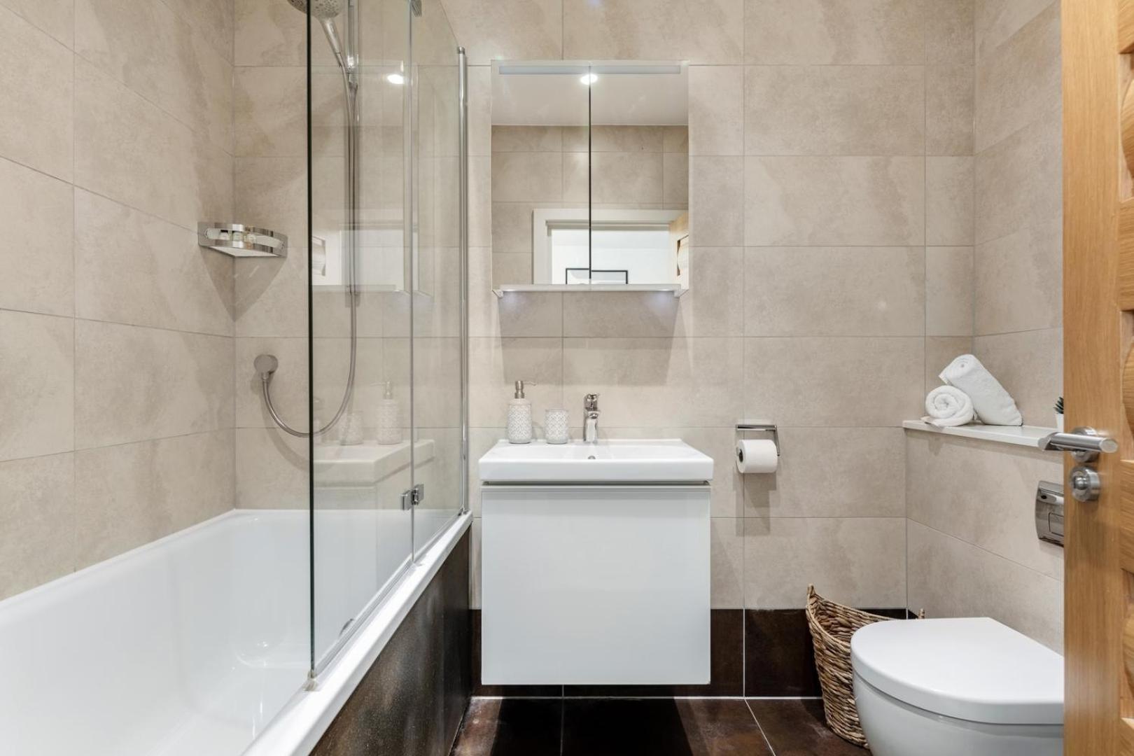 Bnbnook - Spacious 2br - Walk To Soho & Oxford Street Apartment *